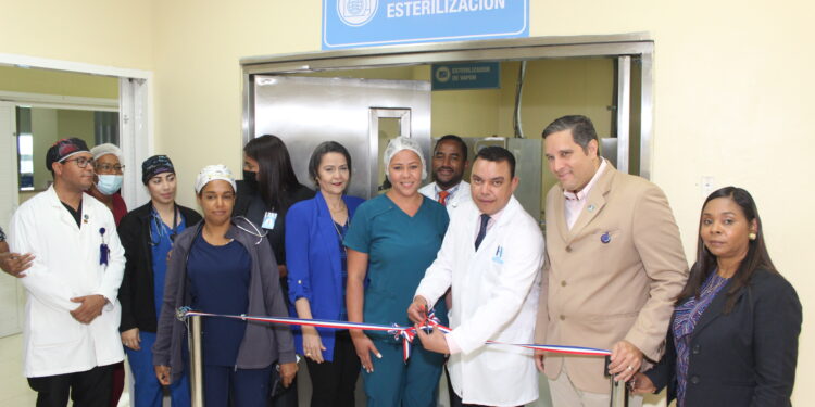 Hospital Ney Arias Lora inaugura moderna central de esterilización