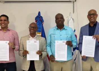 INEFI acuerda con federaciones de Baloncesto y Atletismo impulsar el deporte escolar