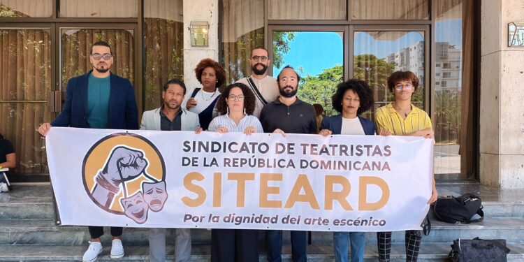 Teatristas rechazan recortes presupuestarios al sector cultural anunciado por la ministra Germán