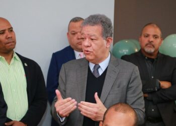 Leonel defiende necesidad de muro entre RD y Haití 