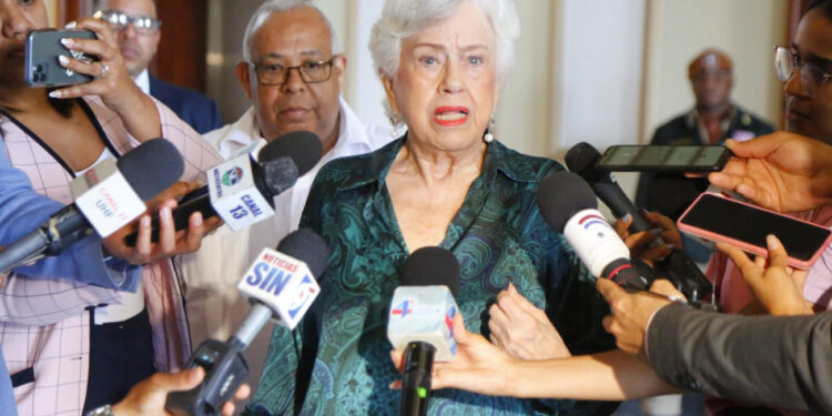 Gobierno no permitirá contribuciones a partidos políticos en la administración pública