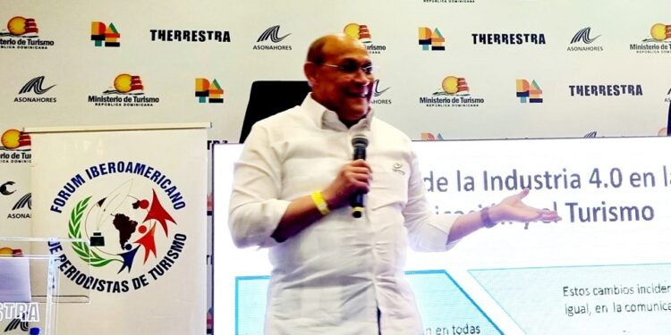 Rafael Santos alerta de impacto inminente de la Industria 4.0 en el turismo,  la comunicación y el empleo