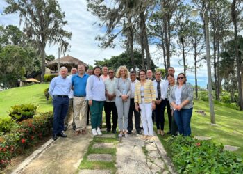 Embajadora de la Unión Europea en RD, Katja Afheldt visita el Plan Sierra