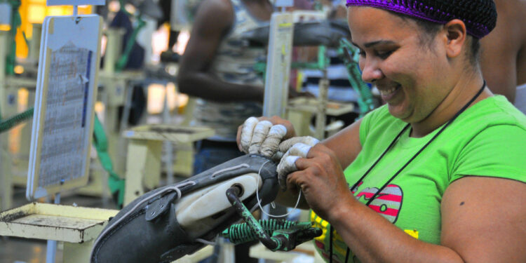 ZF con récord exportaciones en el primer cuatrimestre y proyecta otro para todo el 2022