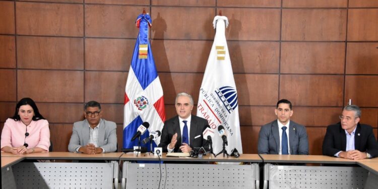 CNSS devolverá RD$7 mil millones a trabajadores que no calificaban a pensión por edad