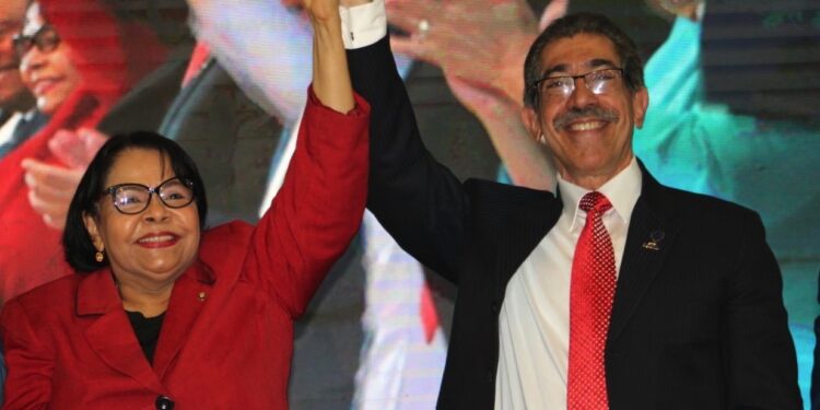 Así cerró Asjana su campaña por la rectoría de la UASD