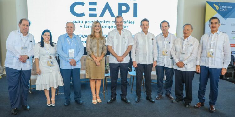 Abinader pide enfrentar retos y aprovechar oportunidades para que la Región sea escuchada