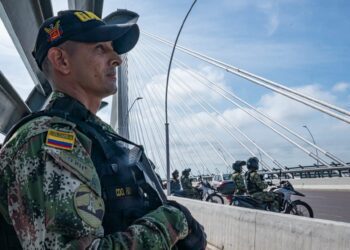 Presuntos guerrilleros matan un militar colombiano vigilaba urnas