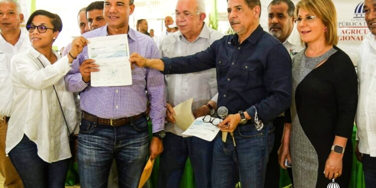 Gobierno inicia entrega de RD$450 millones a arroceros de Línea Noroeste