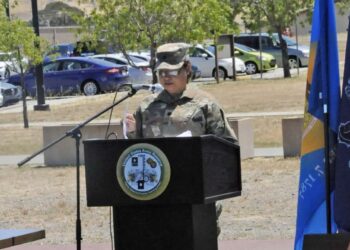 Teniente coronel Marisol Chalas destaca sus raíces dominicanas al asumir Base Ejército EE.UU.