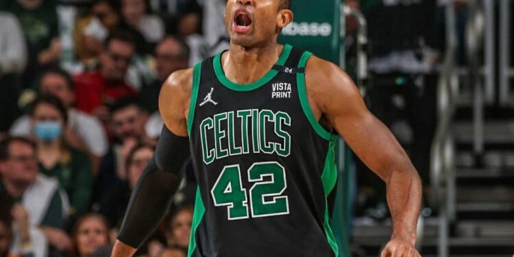 Los Celtics de un gran Al Horford golpean primero en casa de los Warriors