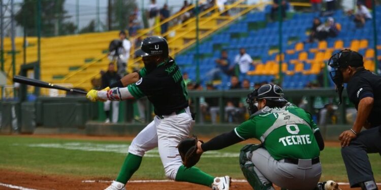 Aneury Tavarez conecta 2 jonrones y llega a 13 en México