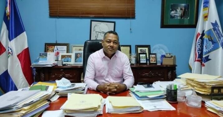 Alcalde de Boca Chica pide al Gobierno retomar el programa de asfaltado en el municipio