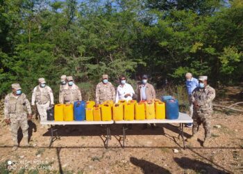 CESFRONT vierte 625 galones de Clerén decomisados en la frontera