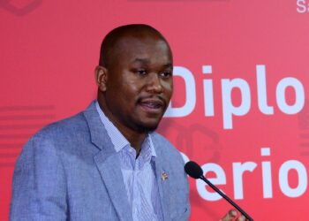 Gobiernos autoritarios buscan silenciar periodismo crítico