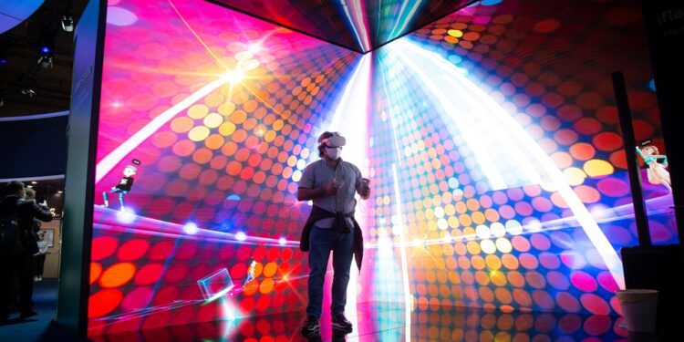 Grandes compañías ven en serio al metaverso como evolución del Internet