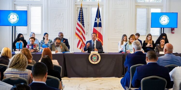 El gobernador de Puerto Rico rechaza el estatus actual ante Estados Unidos