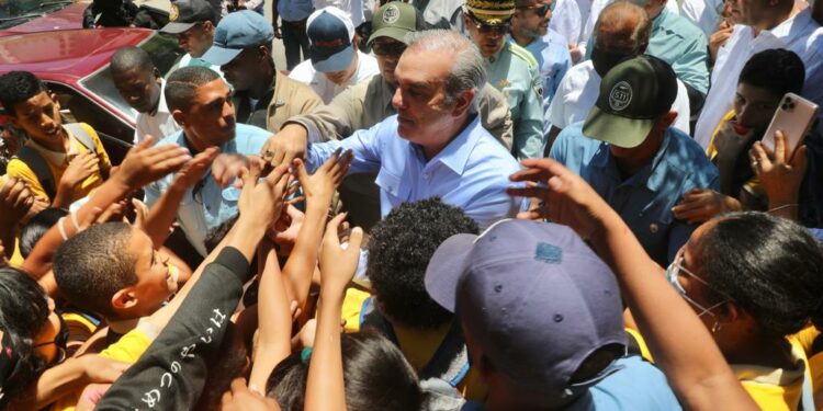 Intensa jornada del presidente Luis Abinader en Santiago