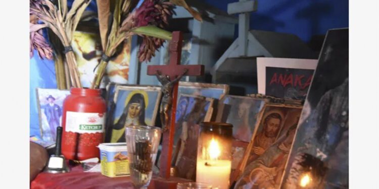 Apresan “brujos” por estafar a mujer con más de 2 millones de pesos 