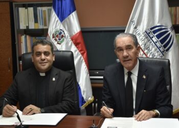 Mescyt y la Universidad UCNE acuerdan impartir Maestría en Investigación Científica