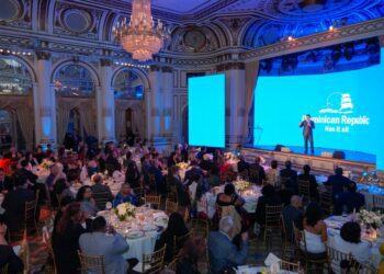 Collado destaca contribución de Nueva York en la recuperación del turismo RD