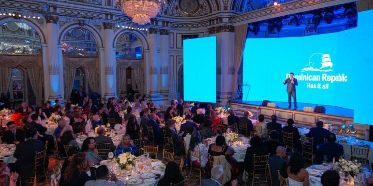 Collado destaca contribución de Nueva York en la recuperación del turismo RD