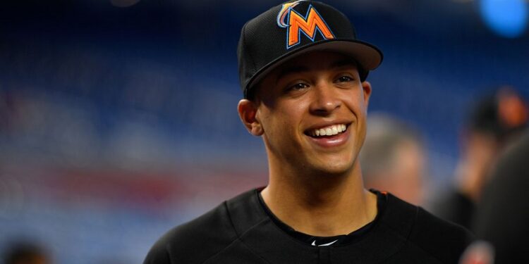 Joe Dunand llega a Licey en cambio por Pedro Severino