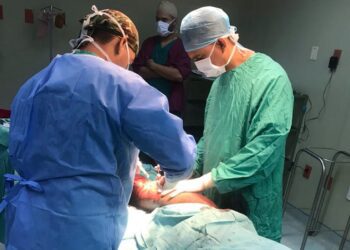 Cirujanos extienden plazo para iniciar protestas contra ARS