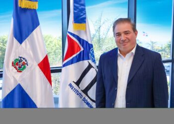 Porcella afirma sector aeronáutico ha jugado papel clave en la recuperación del turismo