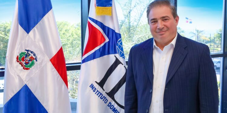 Porcella afirma sector aeronáutico ha jugado papel clave en la recuperación del turismo