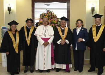 UCSD gradúa primera promoción de Negocios Internacionales