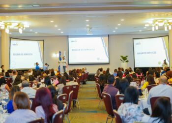 Edesur Dominicana capacita a 500 colaborares para mejorar el servicio al cliente