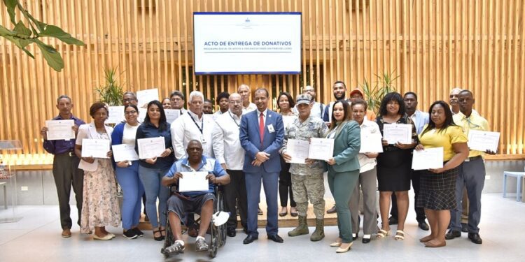 Hacienda dona a 25 entidades equipos decomisados a bancas ilegales