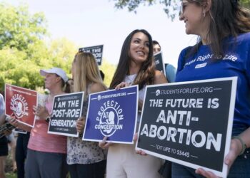 El 52 por ciento de estadounidenses ven retrogada la sentencia contra el aborto