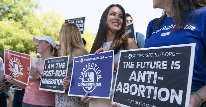 El 52 por ciento de estadounidenses ven retrogada la sentencia contra el aborto
