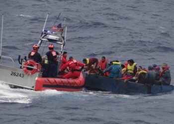La Guardia Costera estadounidense repatrió a más de 220 migrantes a Haití y Cuba