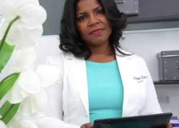 Psiquiatra alerta de impacto negativo de música obscena en lo niños