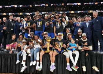 Los Warriors vencen en Boston y recuperan el trono de la NBA tres años después