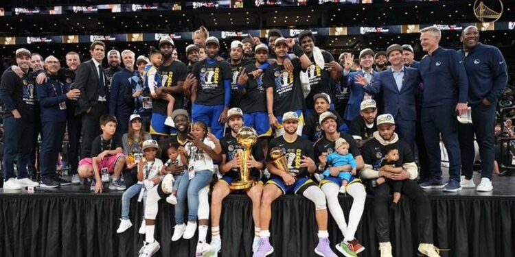 Los Warriors vencen en Boston y recuperan el trono de la NBA tres años después