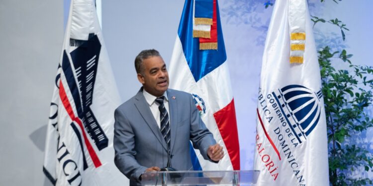 Ministro de la Presidencia sugiere plan para sostenibilidad del 9-1-1