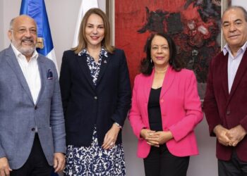 Directivos Unión de Escritores Dominicanos se reúnen con la ministra de Cultura