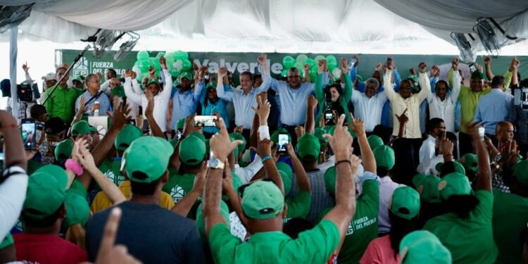 Leonel Fernández se reúne con empresarios y productores agropecuarios
