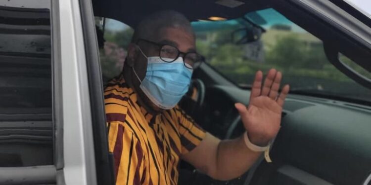 Dan de alta al locutor Jesús  Nova, y ya está en su casa