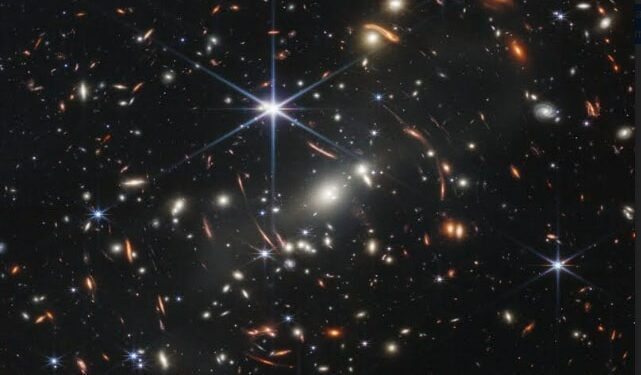 Primera imagen del telescopio Webb, la más profunda del Universo jamás tomada