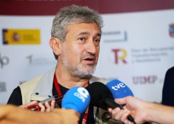 El astrofísico cree Humanidad se ha embarcado ya en la segunda carrera espacial