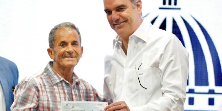 Cuántos hogares recibirán el ´Bono de Apoyo Familiar´anunciado por Abinader