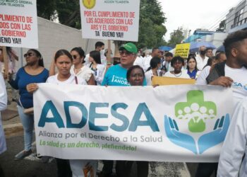 ADESA respalda lucha de médicos por reapertura de hospitales