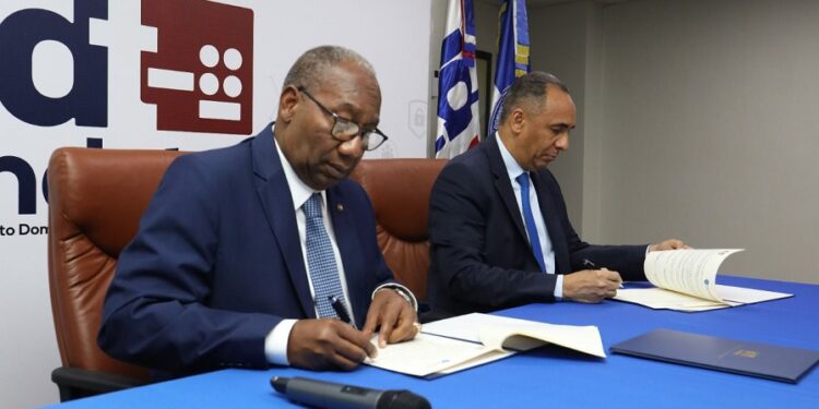 Indotel cederá locales a la UASD en cuatro provincias del país