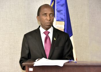 Andrés de las Mercedes respalda reclamos salariales de técnicos docentes 