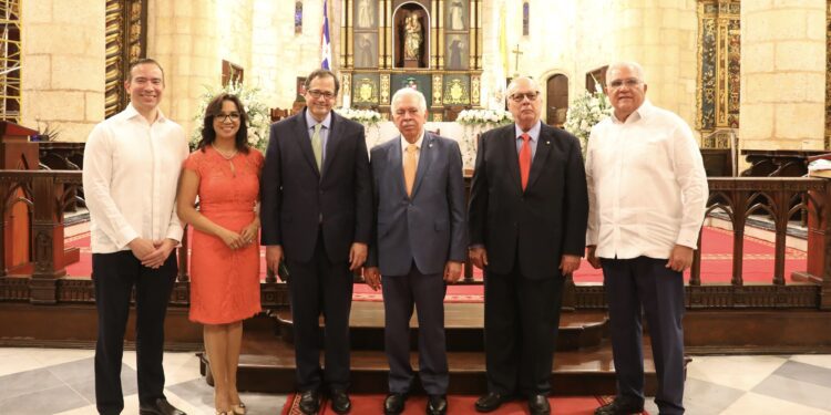 BHD realiza misa en acción de gracia por su aniversario